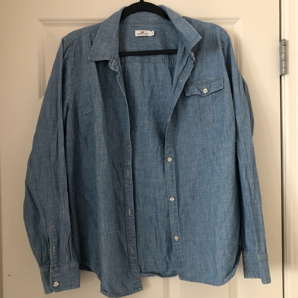 Vineyard Vines button down shirt